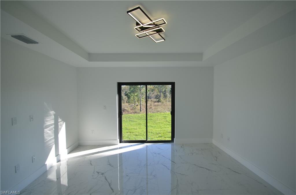 1242 Hathor St E Property Photo 33