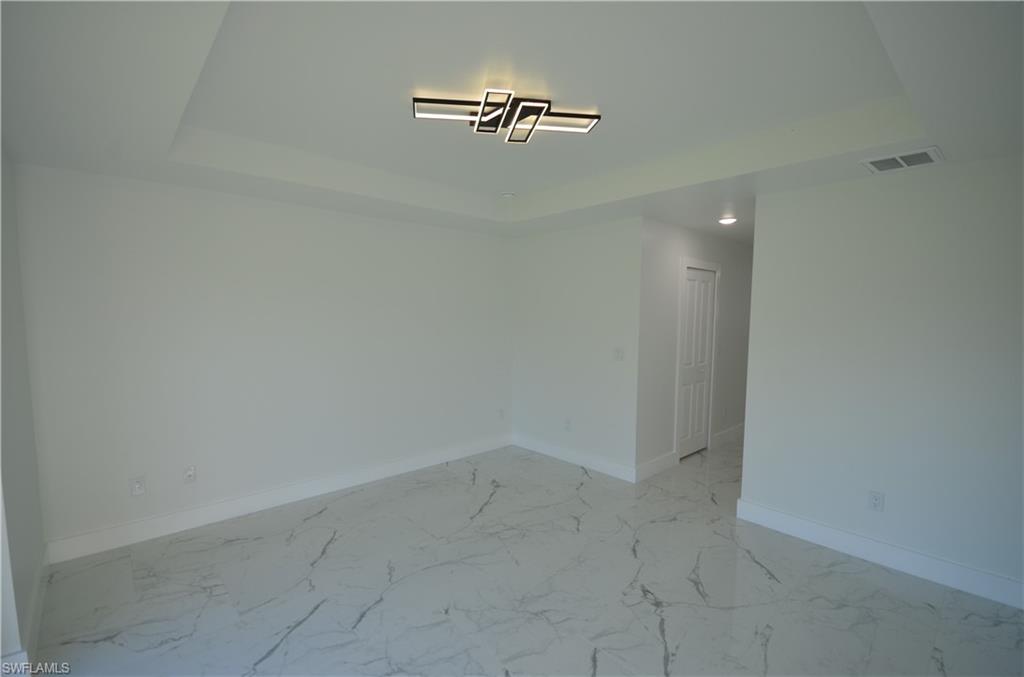 1242 Hathor St E Property Photo 35