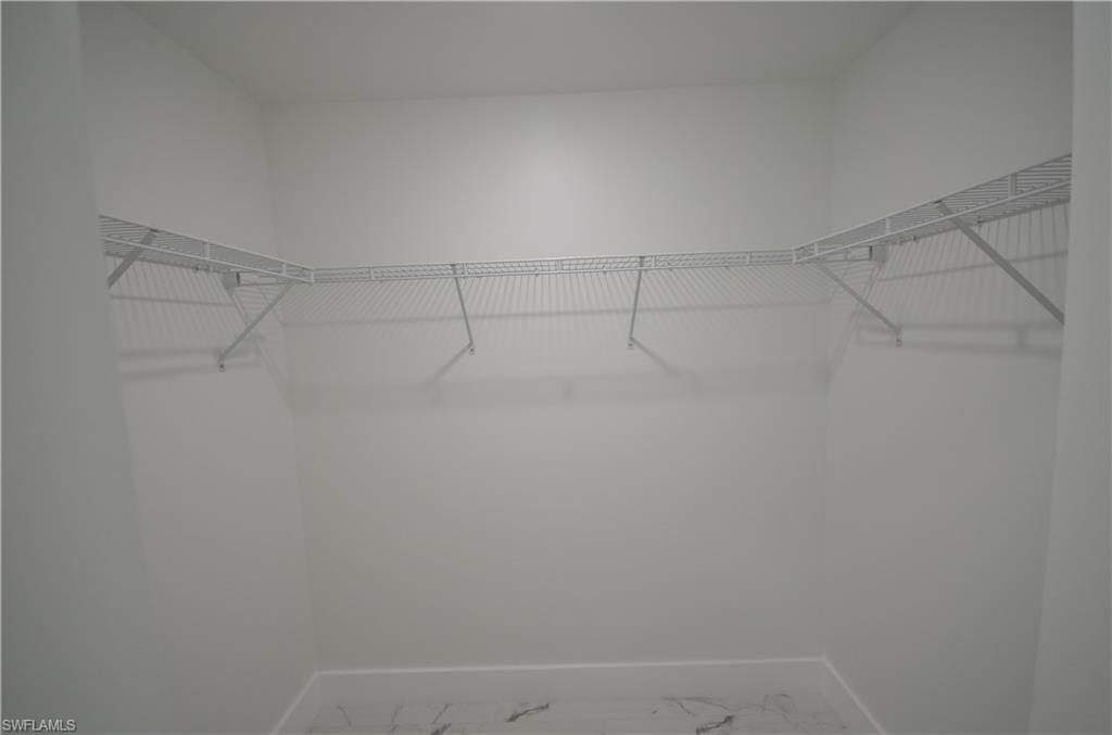 1242 Hathor St E Property Photo 37