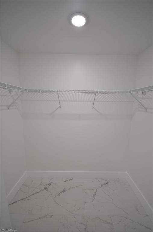 1242 Hathor St E Property Photo 39