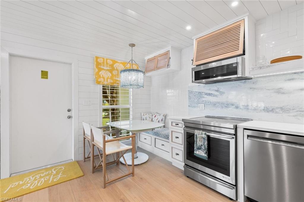 1215 Edington Pl # 4x Property Photo 10