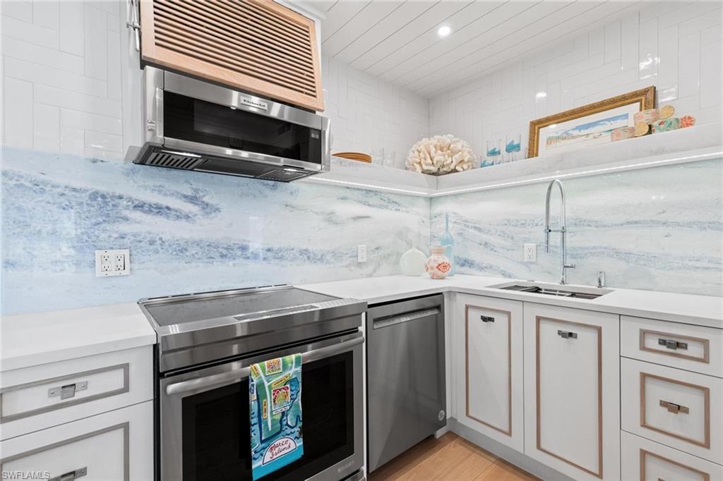 1215 Edington Pl # 4x Property Photo 11