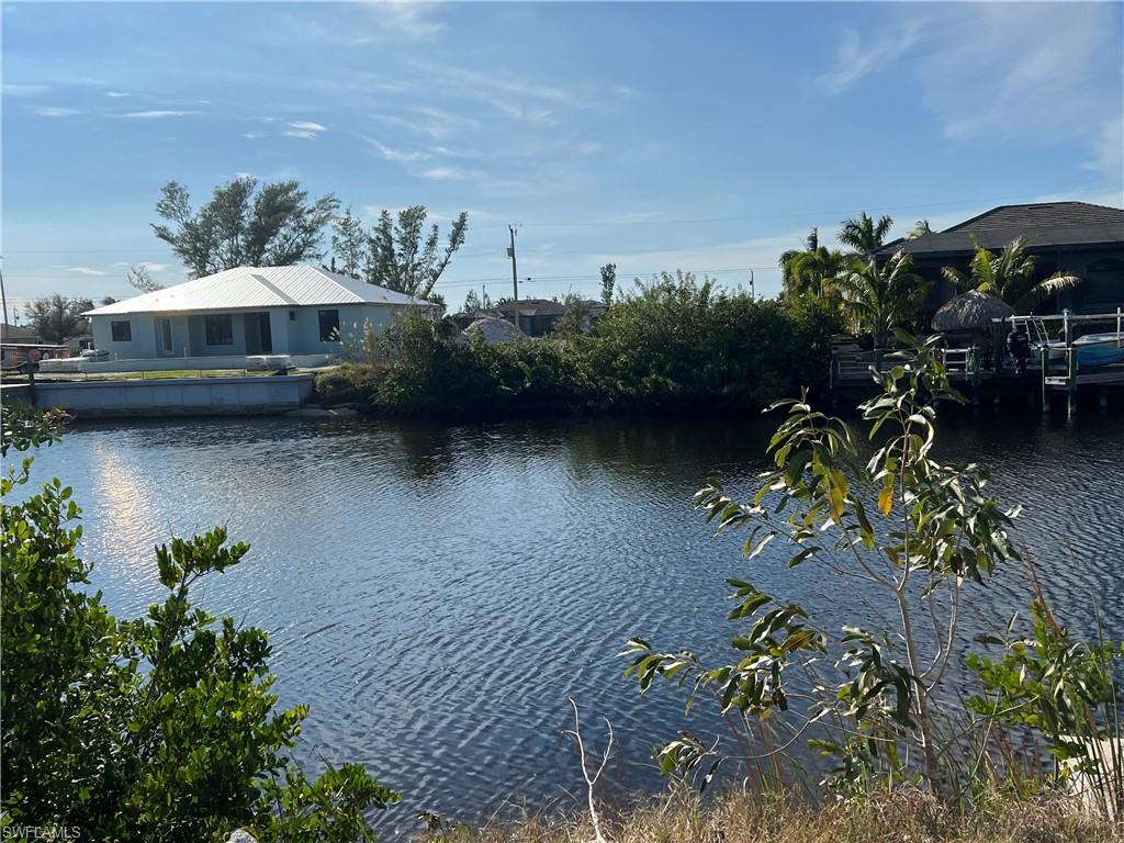 718 Nw 37th Pl Property Photo 1