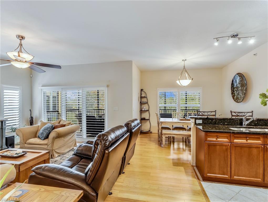 10060 Lake Cove Dr # 102 Property Photo 3