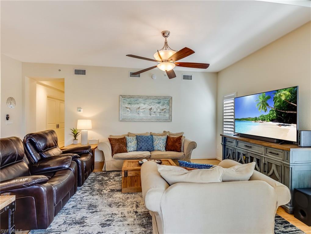 10060 Lake Cove Dr # 102 Property Photo 6