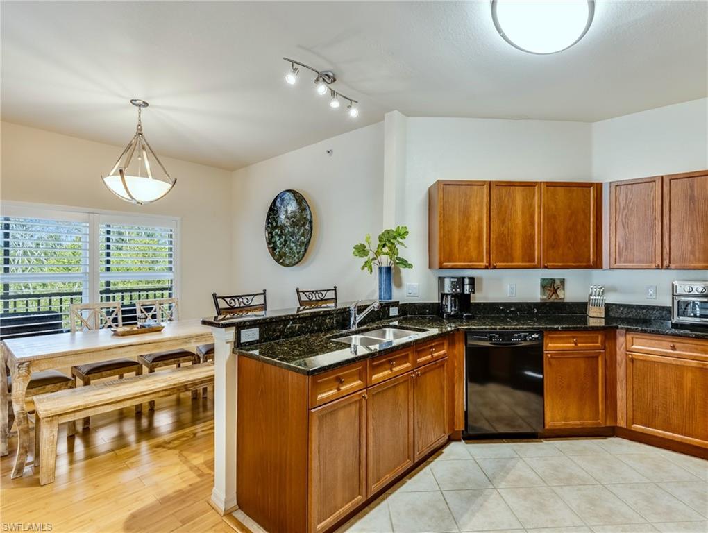 10060 Lake Cove Dr # 102 Property Photo 8