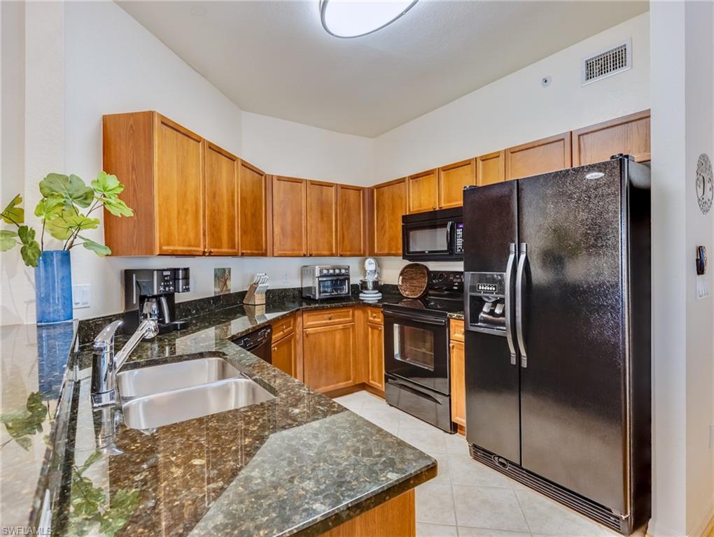 10060 Lake Cove Dr # 102 Property Photo 11