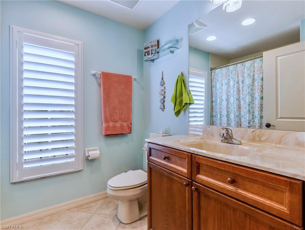 10060 Lake Cove Dr # 102 Property Photo 19
