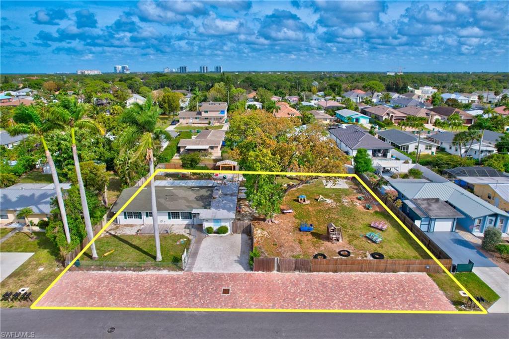 727 108th AVE N Property Photo 1