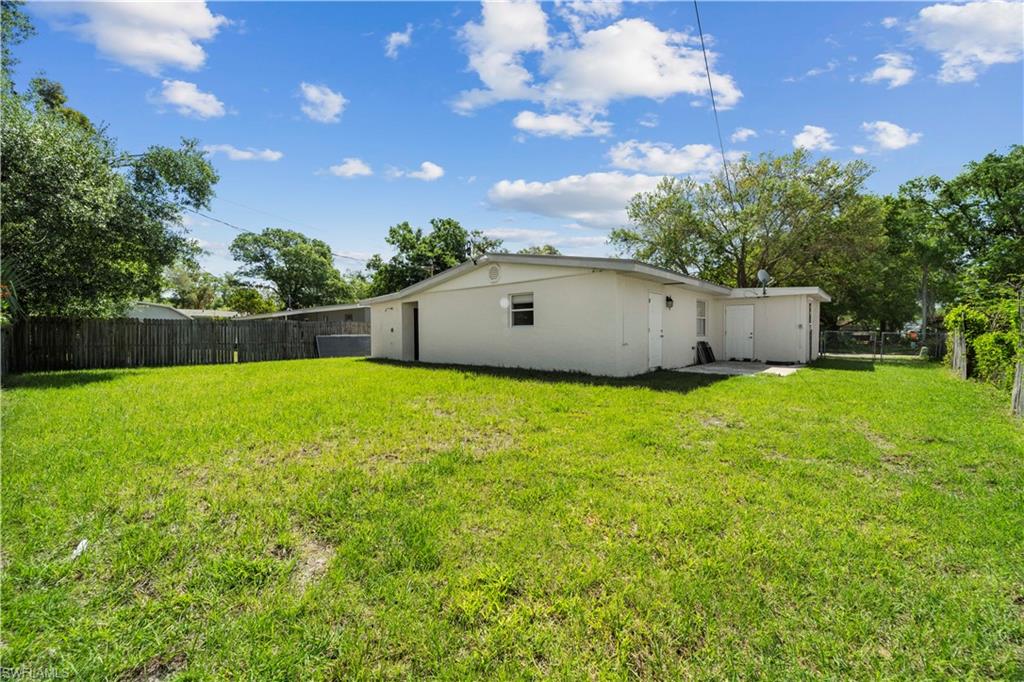 2345 Floyd St Property Photo 28
