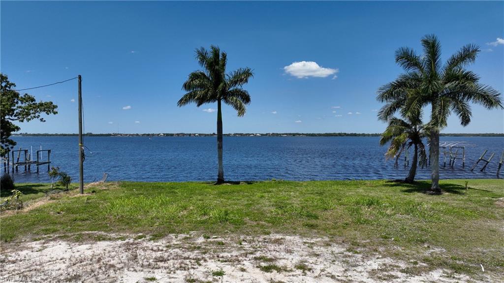 4021 E River Dr Property Photo 5