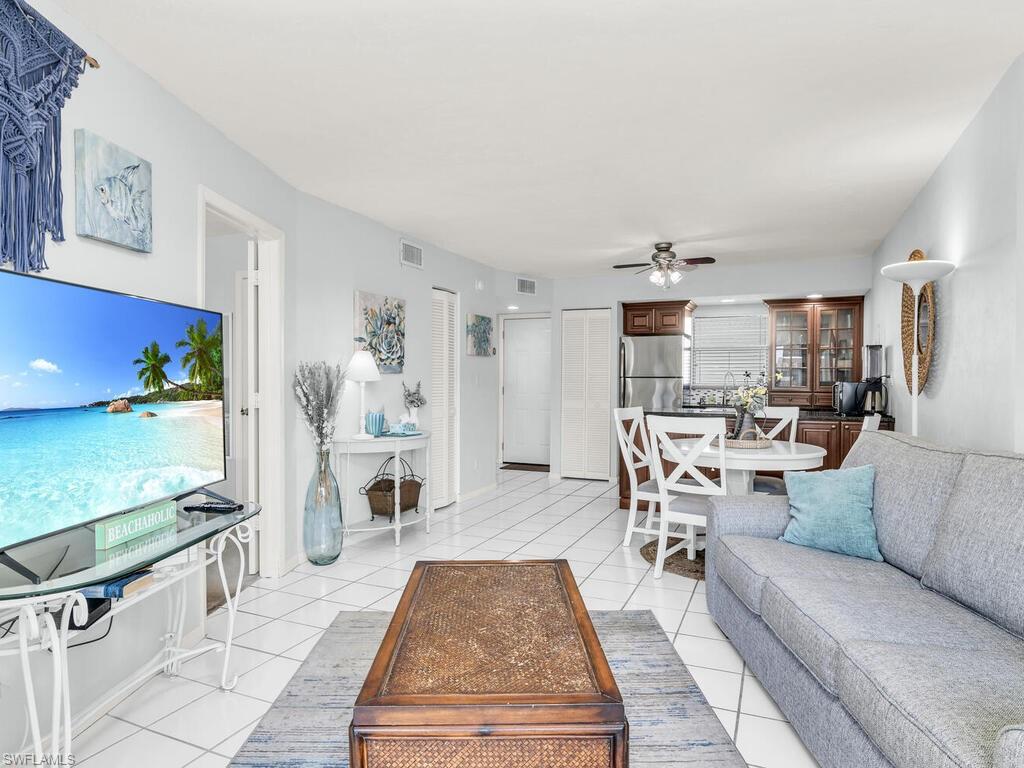 1027 Anglers Cv # 402 Property Photo 8
