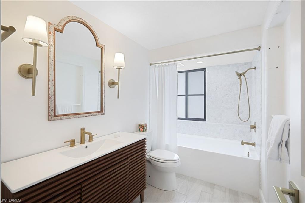 120 Albatross St Property Photo 20
