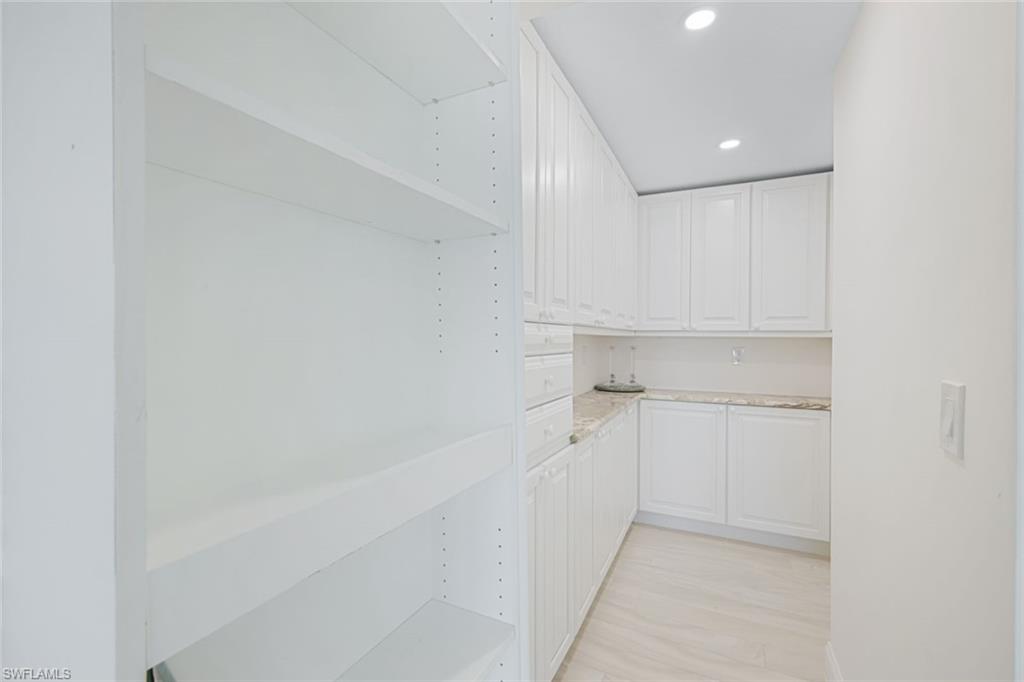 120 Albatross St Property Photo 22