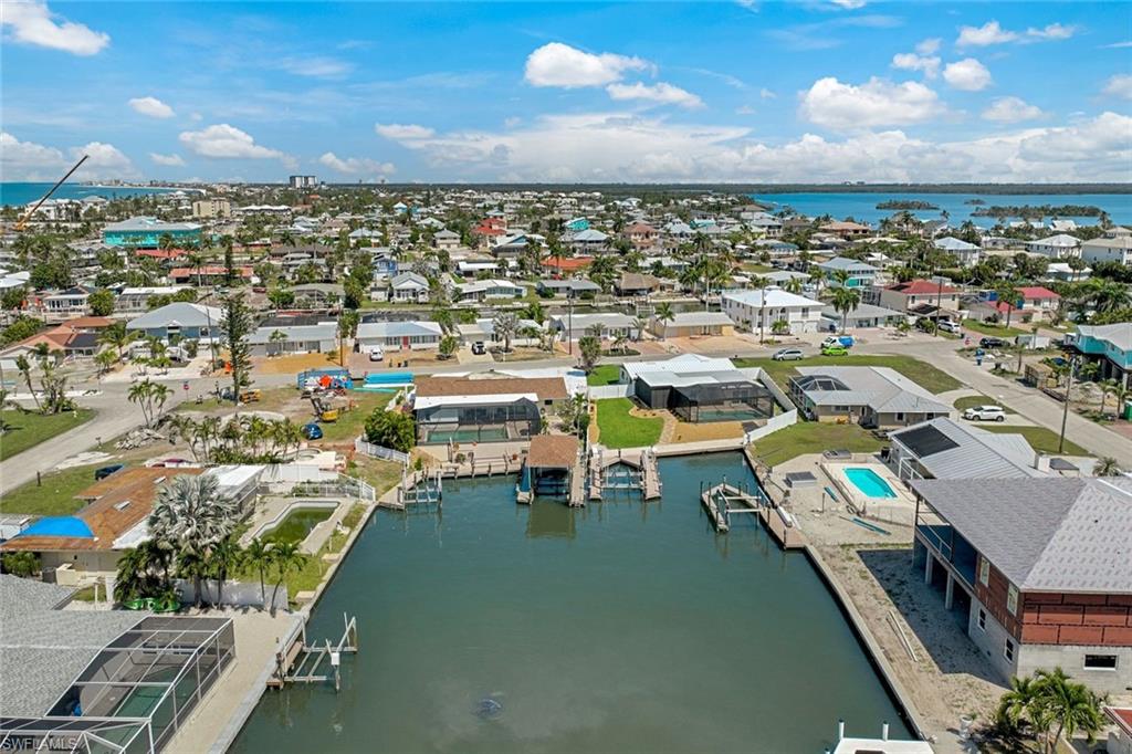 120 Albatross St Property Photo 32