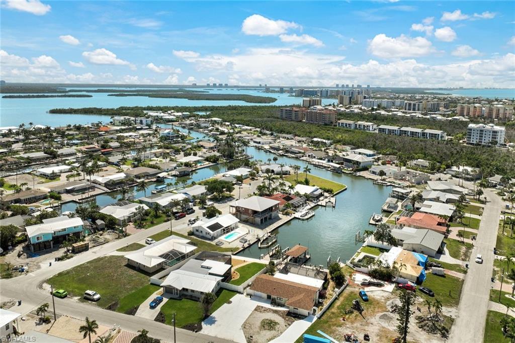 120 Albatross St Property Photo 34