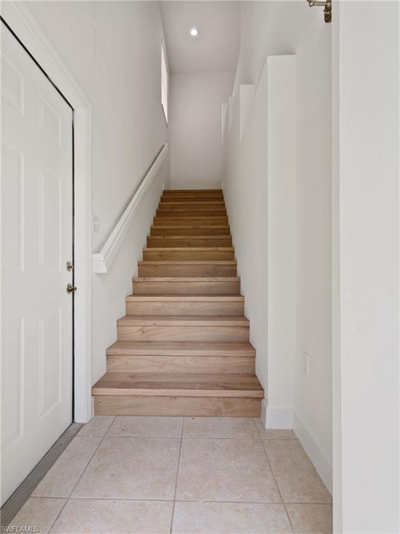 445 Robin Hood Cir # 202 Property Photo 3