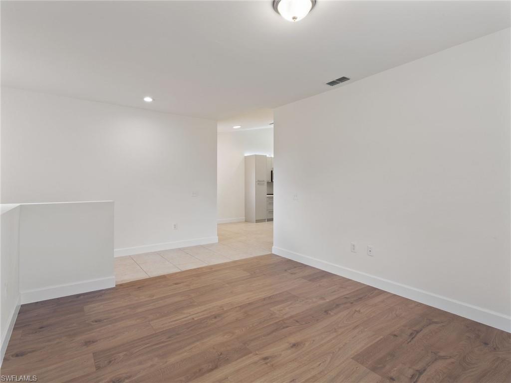 445 Robin Hood Cir # 202 Property Photo 5