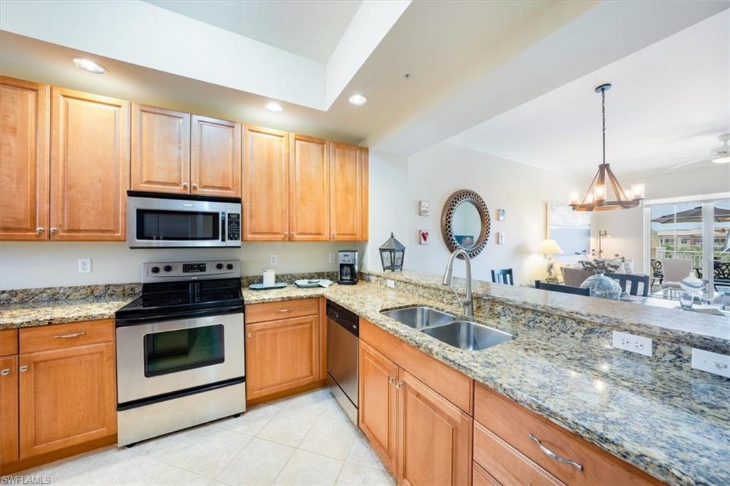 5068 Annunciation Cir # 4306 Property Photo 10