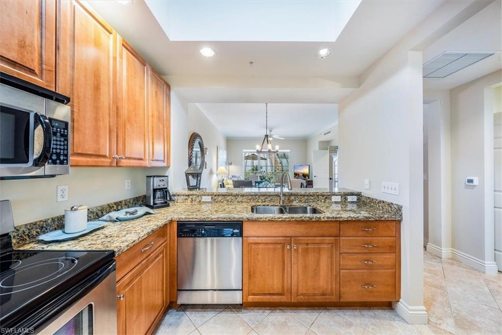 5068 Annunciation Cir # 4306 Property Photo 11