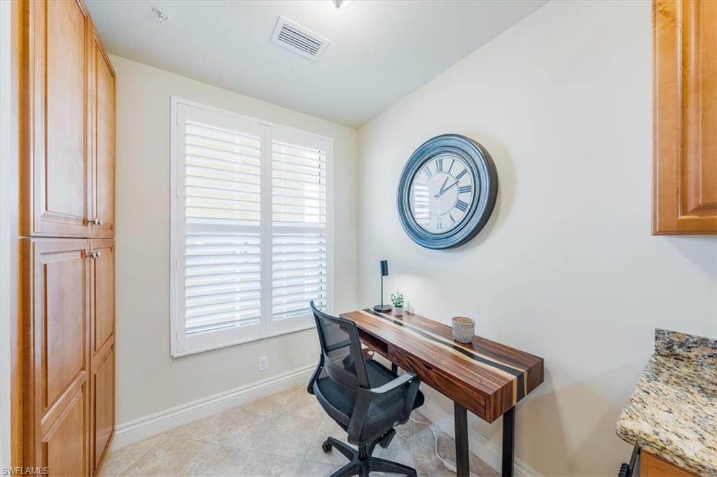 5068 Annunciation Cir # 4306 Property Photo 12