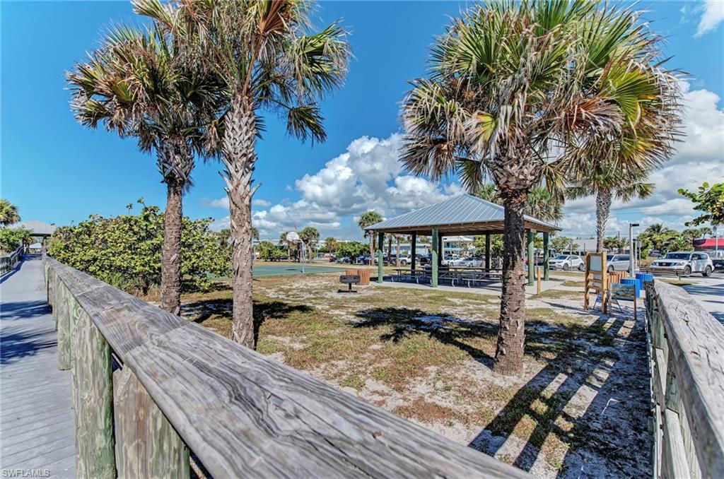 37 Dock Dr Property Photo 19