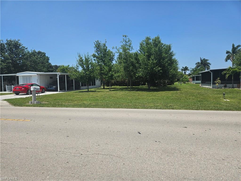 863 Manatee Rd Property Photo 2