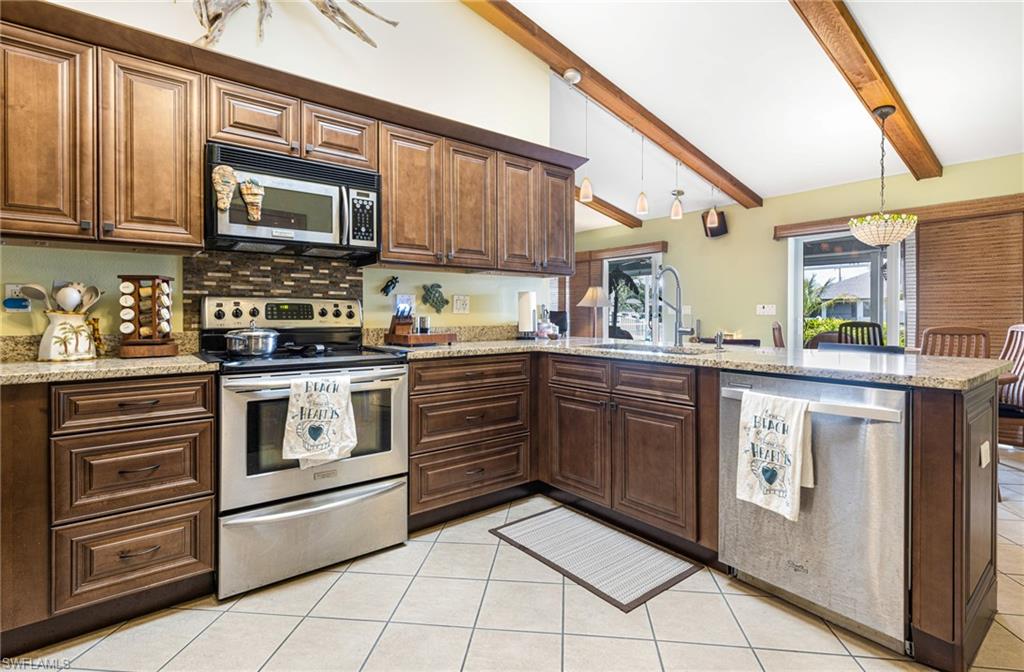 2215 Se 10th Ln Property Photo 14