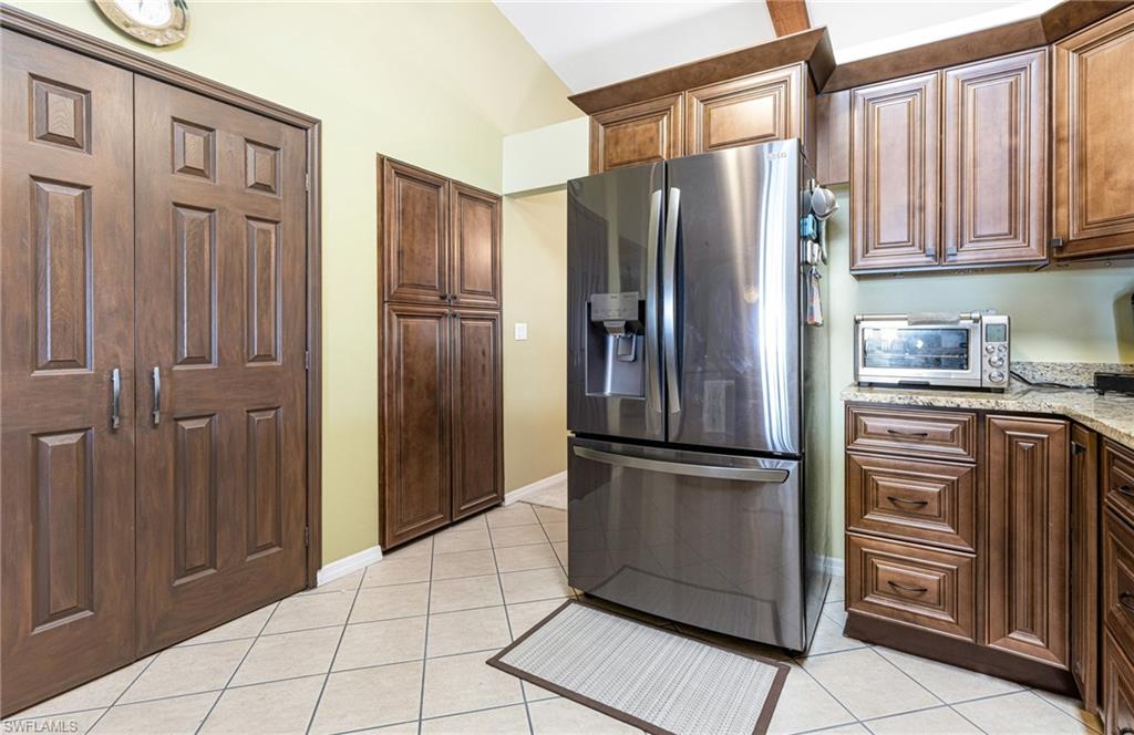 2215 Se 10th Ln Property Photo 16