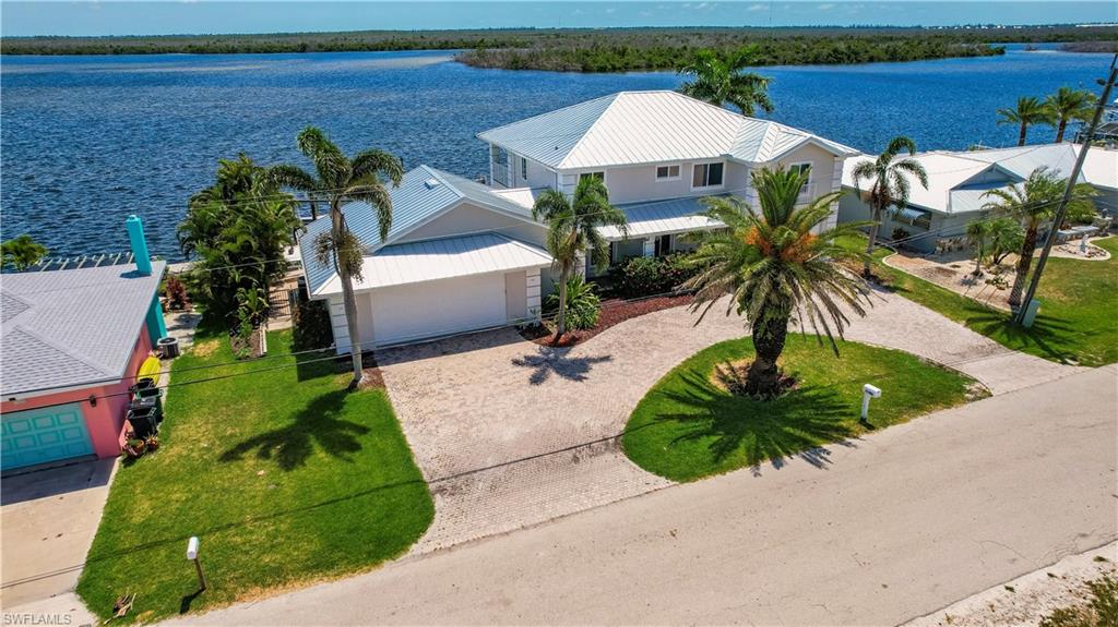 11593 Island Ave Property Photo 3
