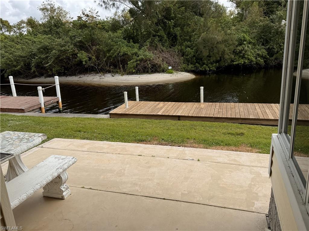 350 Shoreland Dr Property Photo 4