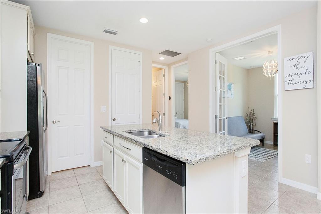 14915 Edgewater Cir Property Photo 13