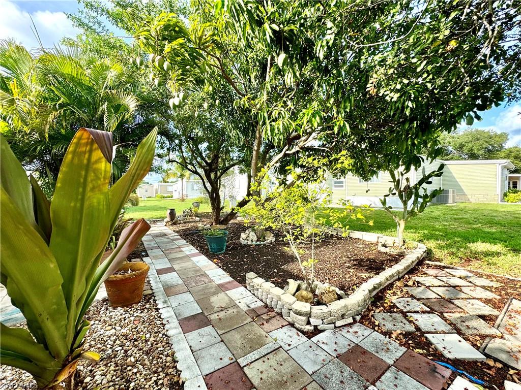 27373 Pauline Dr Property Photo 4