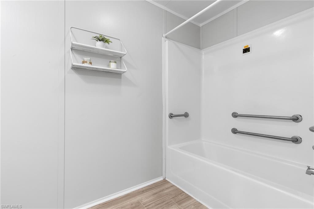 5911 Eastling Dr Property Photo 8