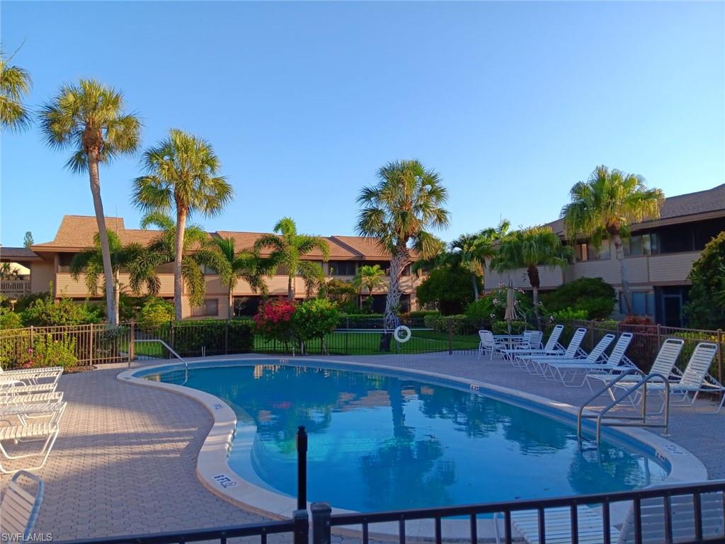 64 4th St # B201 Property Photo 1