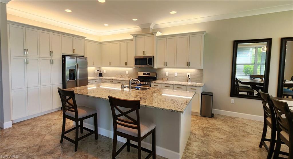 16463 Orinda Way Property Photo 9