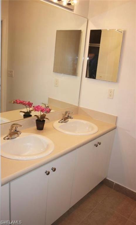 8358 Bernwood Cove Loop # 704 Property Photo 4