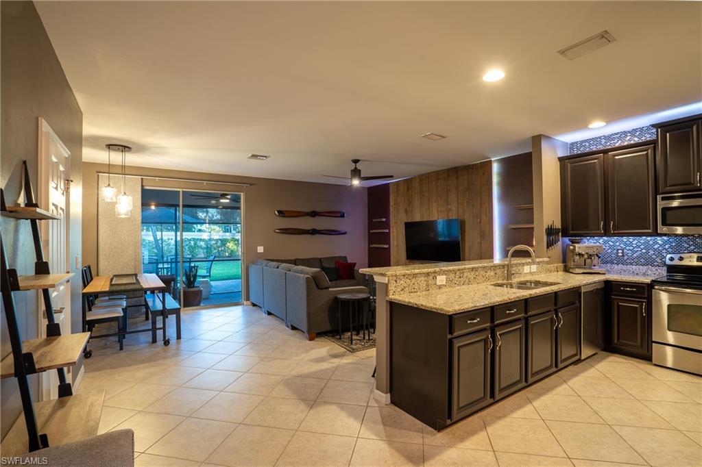 3908 Cherrybrook Loop Property Photo 5