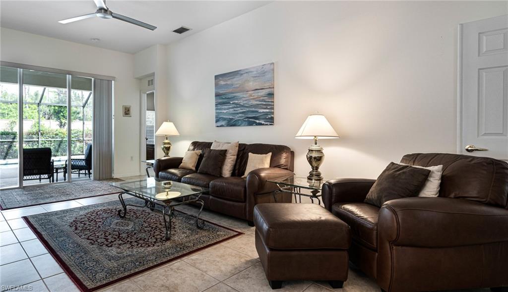 10082 Oakhurst Way Property Photo 4