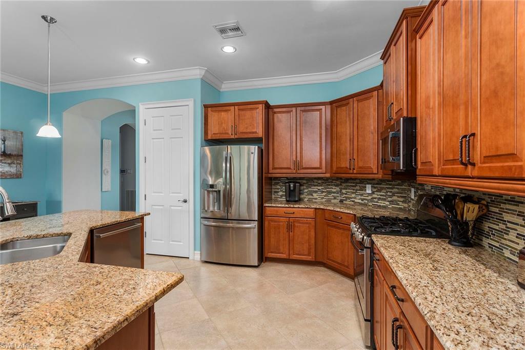 9197 Campanile Cir Property Photo 6
