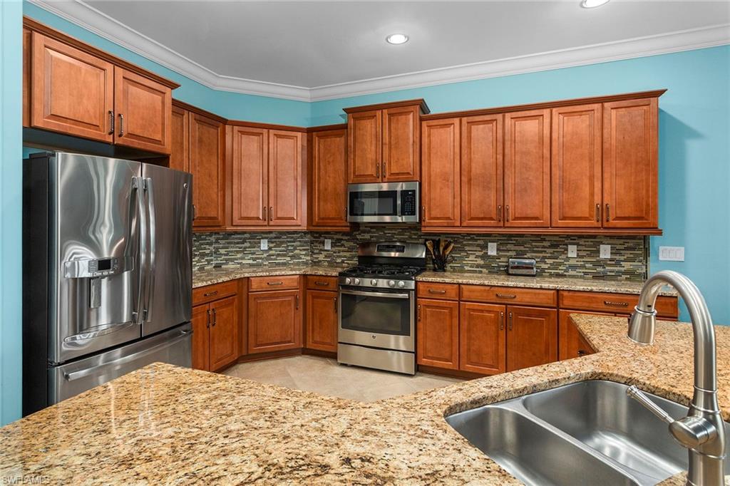 9197 Campanile Cir Property Photo 7
