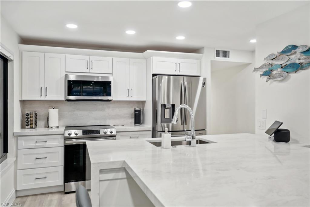 25820 Hickory Blvd # 301 Property Photo 13