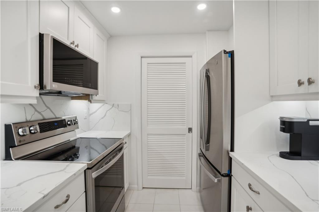 25900 Hickory Blvd # 605 Property Photo 17