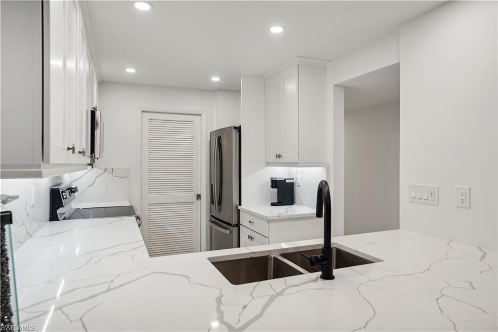 25900 Hickory Blvd # 605 Property Photo 18