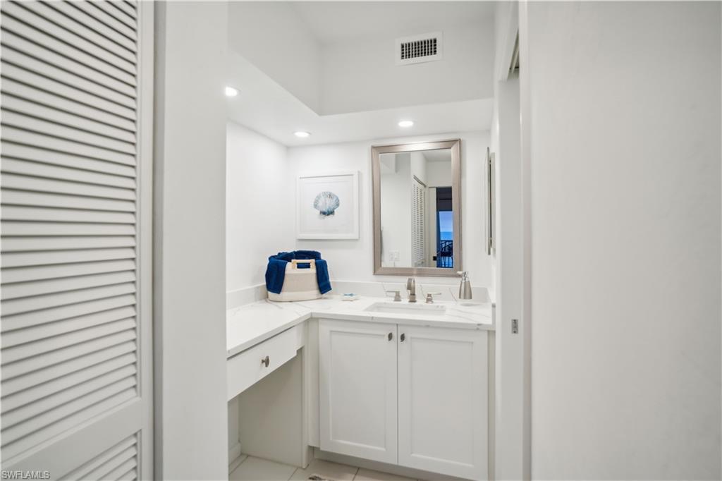 25900 Hickory Blvd # 605 Property Photo 24