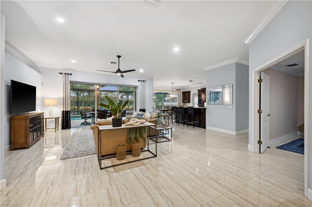 28399 Del Lago Way Property Photo 3