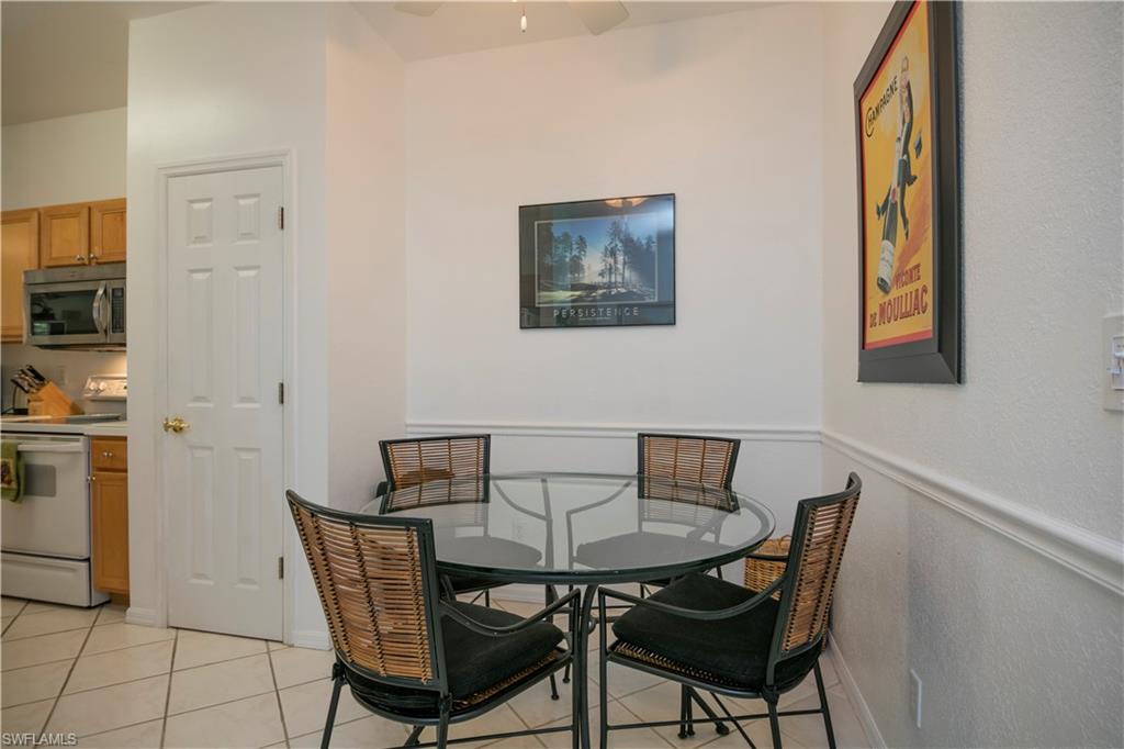 3964 Bishopwood Ct E # 202 Property Photo 3