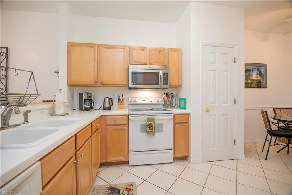 3964 Bishopwood Ct E # 202 Property Photo 7