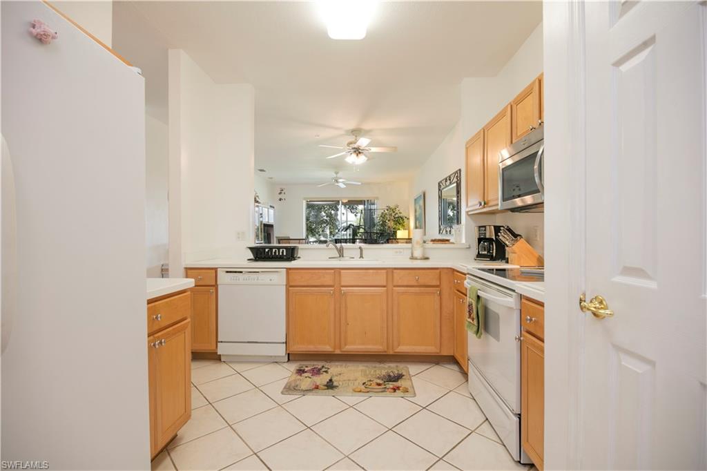 3964 Bishopwood Ct E # 202 Property Photo 8