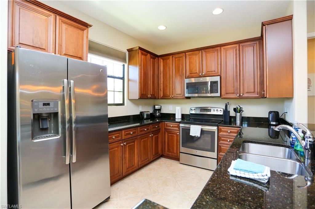 9082 Capistrano St N # 4 Property Photo 9